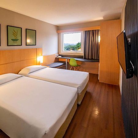 Hus Hotel 多拉杜斯 外观 照片