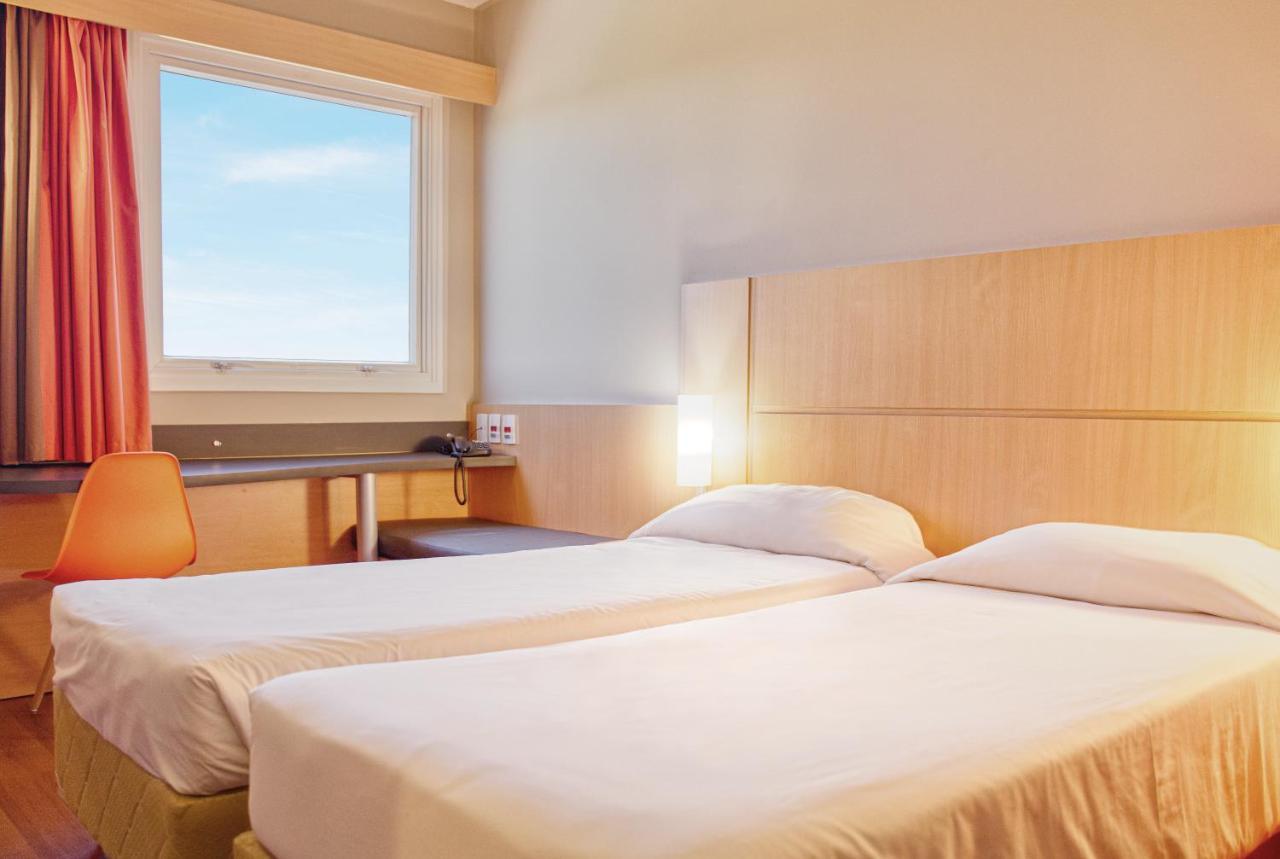 Hus Hotel 多拉杜斯 外观 照片