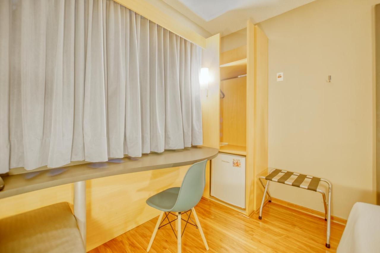 Hus Hotel 多拉杜斯 外观 照片