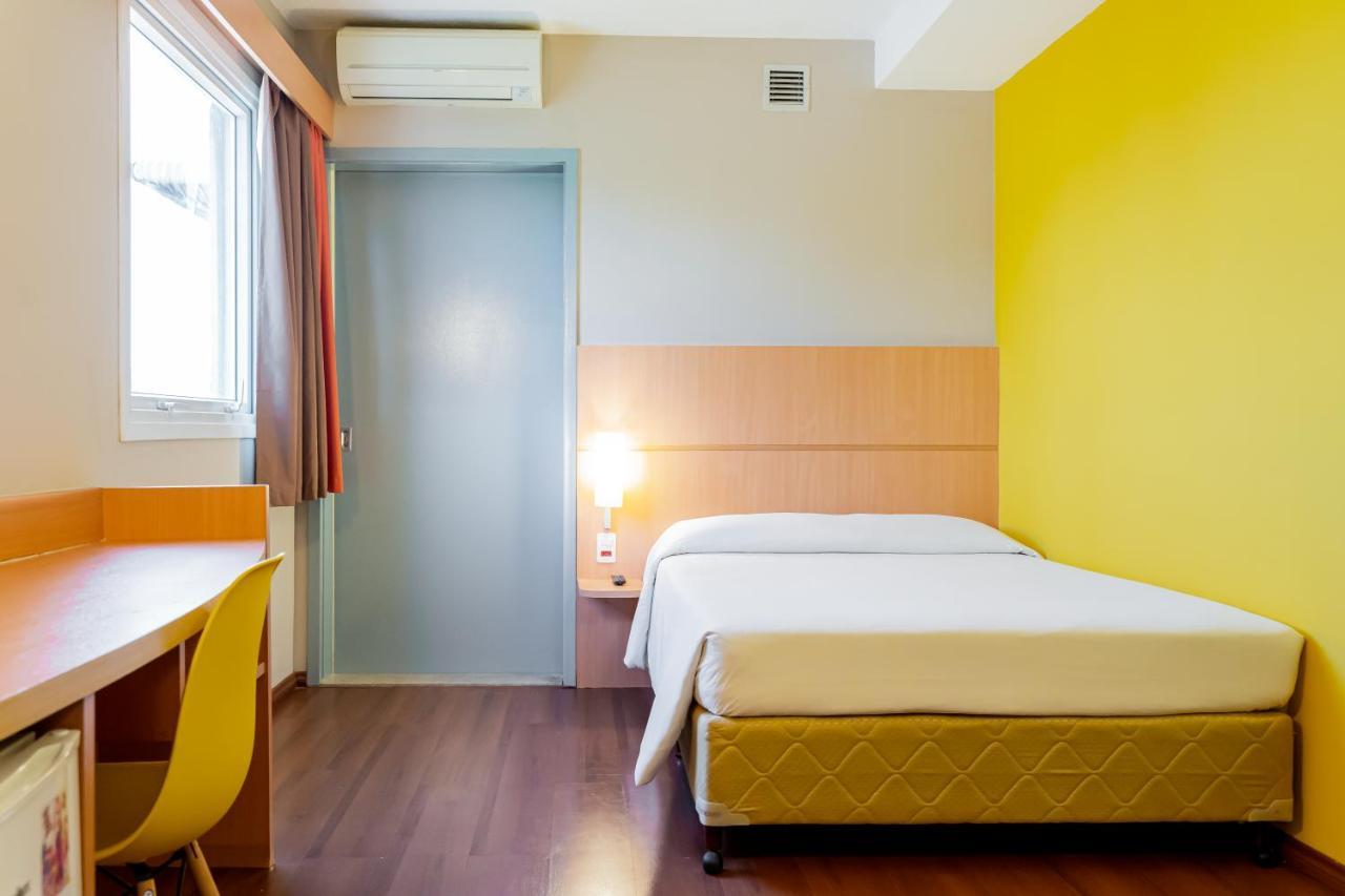 Hus Hotel 多拉杜斯 外观 照片