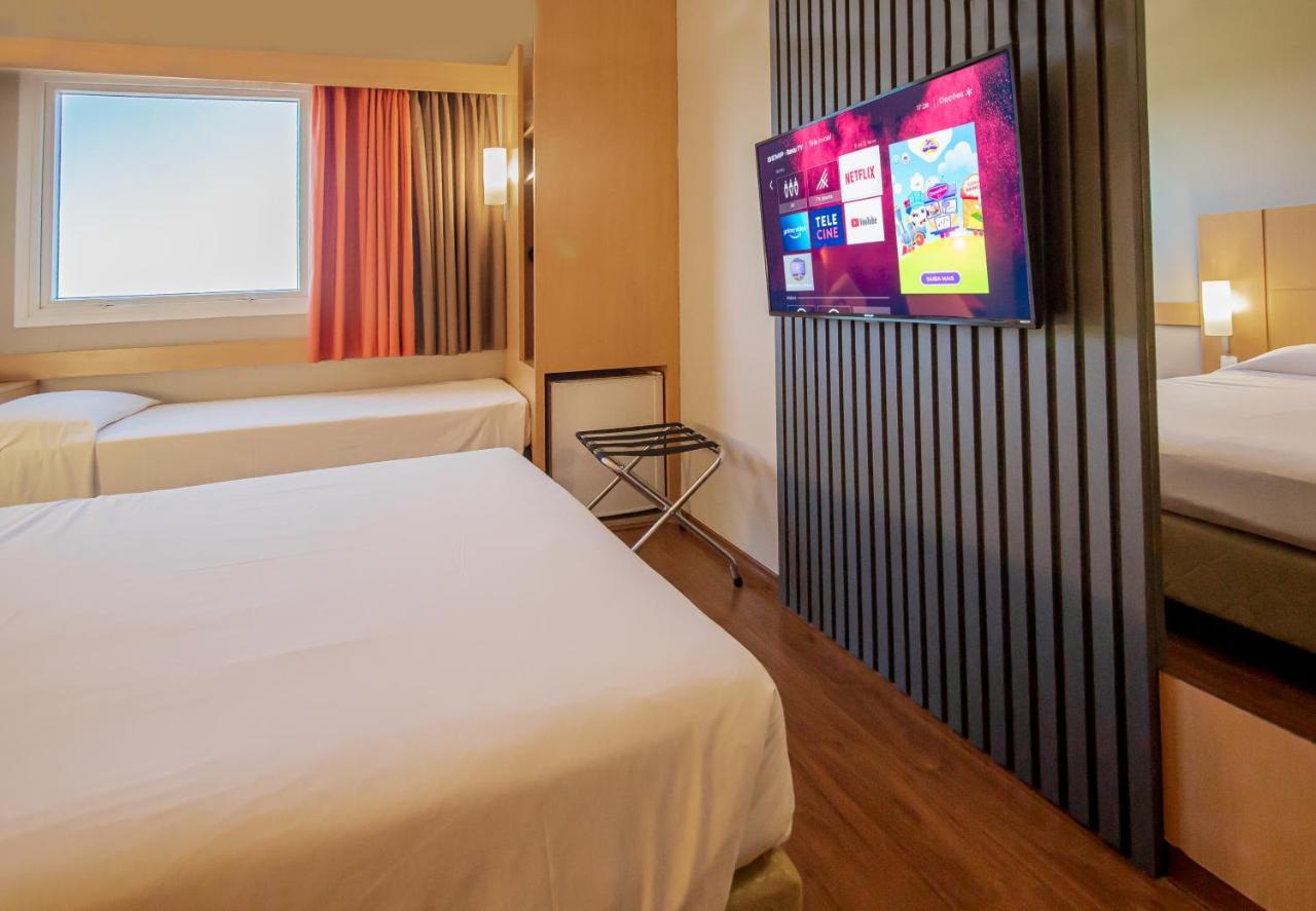 Hus Hotel 多拉杜斯 外观 照片