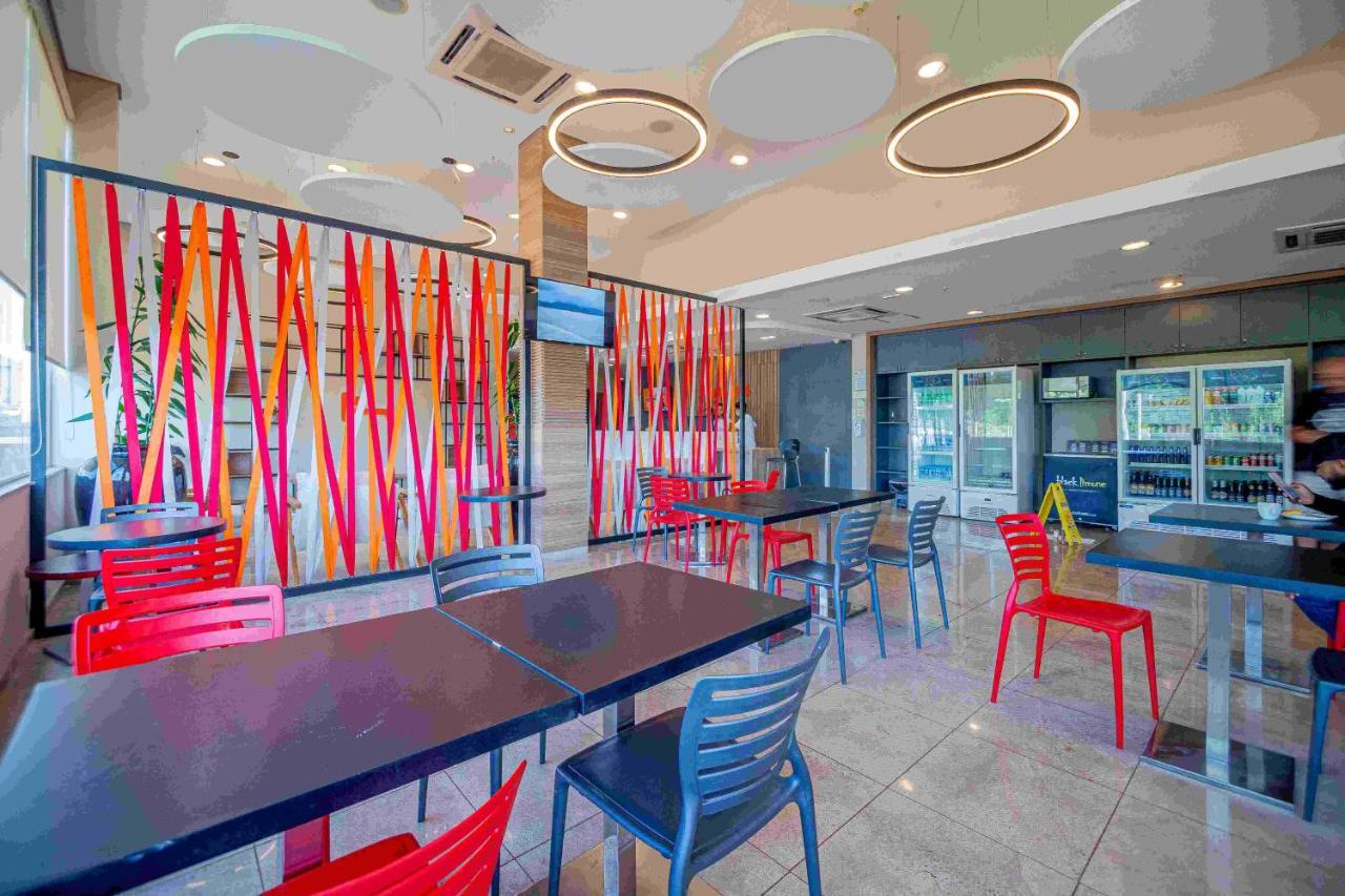 Hus Hotel 多拉杜斯 外观 照片