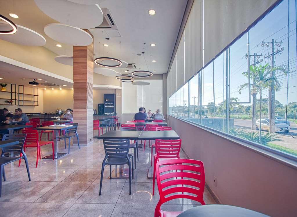 Hus Hotel 多拉杜斯 餐厅 照片